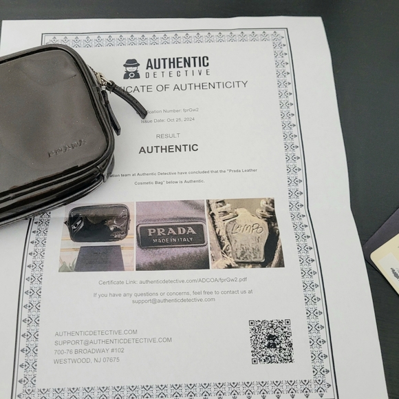Prada Patent Pouch - With Authentication - Picture 10 of 10